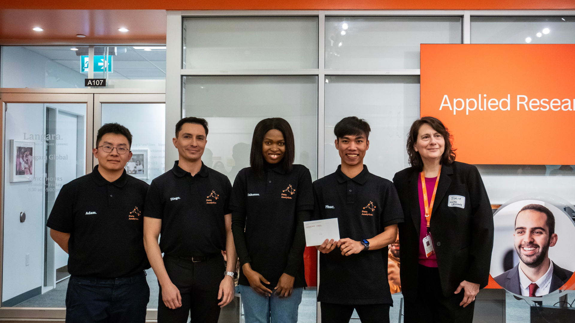 Students in front of the Global office